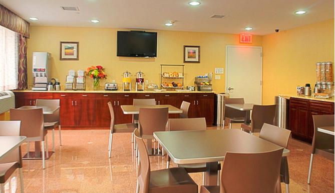 Best Western Plus Arena Hotel Nueva York Exterior foto