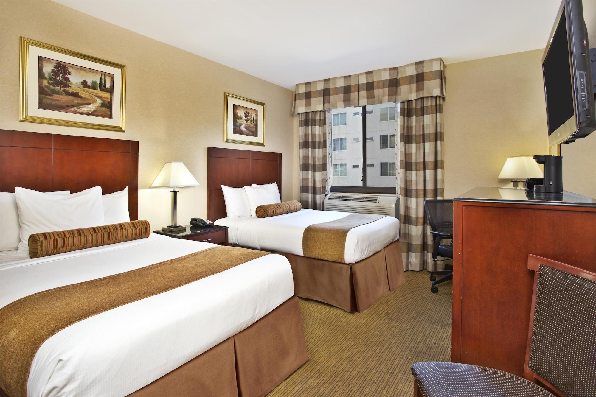 Best Western Plus Arena Hotel Nueva York Exterior foto